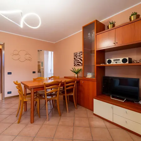 Lakefront Retreat By Wonderful Italy Appartement