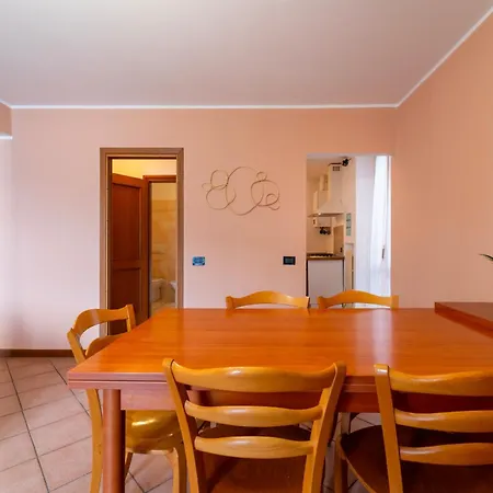 アパート Lakefront Retreat By Wonderful Italy