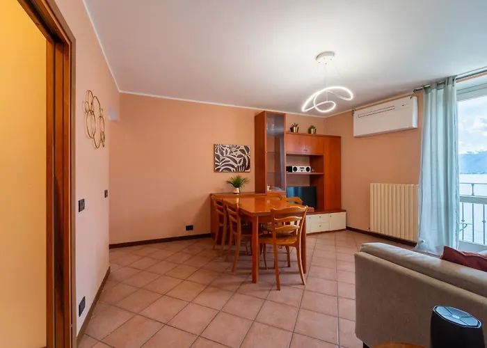 Lakefront Retreat By Wonderful Italy *