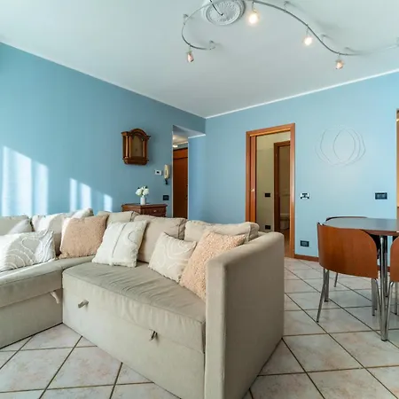 Lakefront Retreat By Wonderful Italy 아파트 *