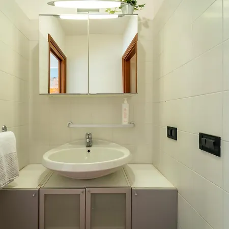 Apartamento Lakefront Retreat By Wonderful Italy